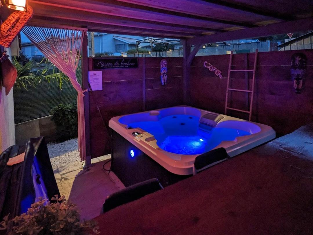 Love Room Avec Spa Nérac Εξωτερικό φωτογραφία