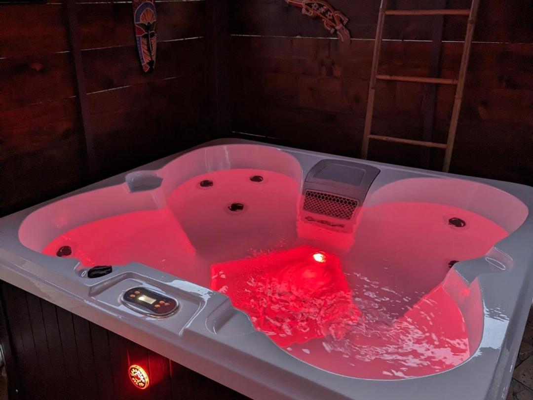 Love Room Avec Spa Nérac Εξωτερικό φωτογραφία